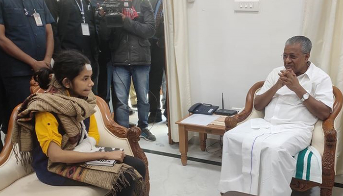 ജെഎന്‍യു: വിദ്യാര്‍ത്ഥി യൂണിയന്‍ പ്രസിഡന്റ്‌  ഐഷി ഘോഷ് മുഖ്യമന്ത്രി പിണറായി വിജയനെ സന്ദര്‍ശിച്ചു