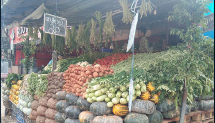 മലപ്പുറത്ത്‌ വ്യാപാര സ്ഥാപനങ്ങള്‍ക്ക്‌ രാത്രി 9 വരെ പ്രവര്‍ത്തിക്കാന്‍ അനുമതി