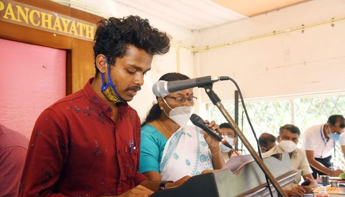 ചോലനായിക്കര്‍ വിഭാഗത്തില്‍  നിന്നുളള ആദ്യ ജനപ്രതിനിധി സത്യപ്രതിജ്ഞ ചെയ്തു