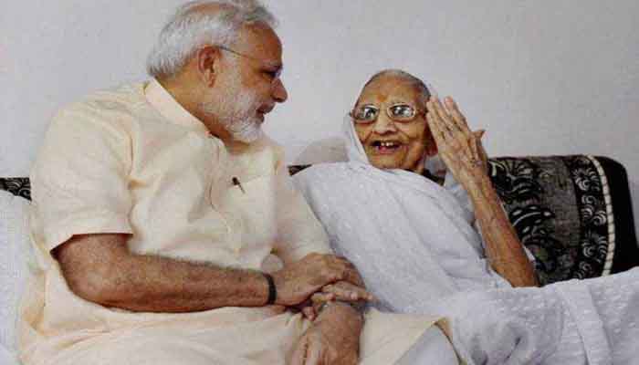 ഹീരാബെന്‍ മോദി വാക്‌സിന്‍ സ്വീകരിച്ചു