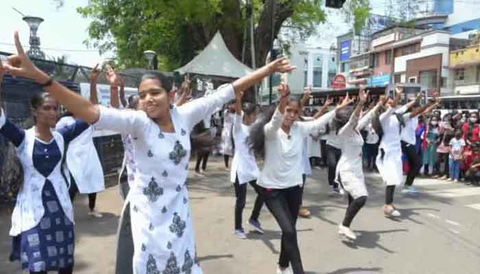 തിരുവനന്തപുരം: തെരഞ്ഞെടുപ്പിന്റെ പ്രാധാന്യം അറിയിച്ച് വിദ്യാര്‍ത്ഥികളുടെ ഫ്ളാഷ് മോബ്
