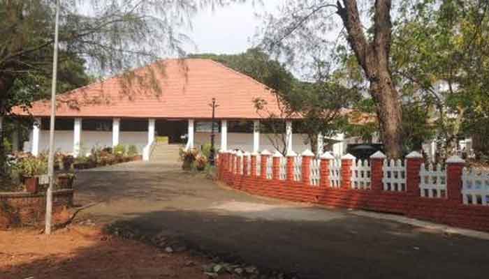 കോഴിക്കോട്: പഴശ്ശിരാജ മ്യൂസിയവും കൃഷ്ണമേനോൻ മ്യൂസിയവും മന്ത്രി സന്ദർശിച്ചു