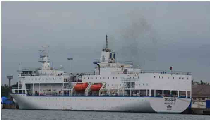 ലക്ഷദ്വീപിലേക്കുള്ള യാത്രാക്കപ്പലില്‍ തീപിടുത്തം; ക്രൂ അംഗങ്ങളെയും യാത്രക്കാരെയും സുരക്ഷിതമായി രക്ഷപ്പെടുത്തിയതായി അധികൃതര്‍