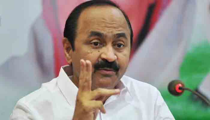 സി.പി.എം സമ്മേളനങ്ങൾ നടത്താനായി കോവിഡ് മാനദണ്ഡങ്ങളിൽ തിരിമറി നടത്തുകയാണെന്ന് പ്രതിപക്ഷ നേതാവ് വി ഡി സതീശൻ