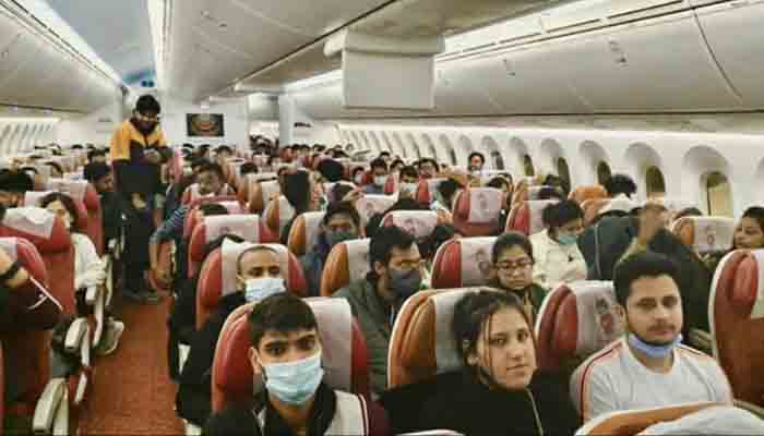 യുക്രൈനില്‍ കുടുങ്ങിയ ഇന്ത്യക്കാരെ നാട്ടിലെത്തിക്കുന്നതിനുള്ള അഞ്ചാമത്തെ രക്ഷാദൗത്യ വിമാനം ഡല്‍ഹിയിലെത്തി