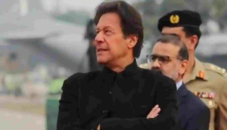 പ്രധാനമന്ത്രി സ്ഥാനം രാജിവയ്ക്കാനൊരുങ്ങി ഇമ്രാന്‍ ഖാന്‍