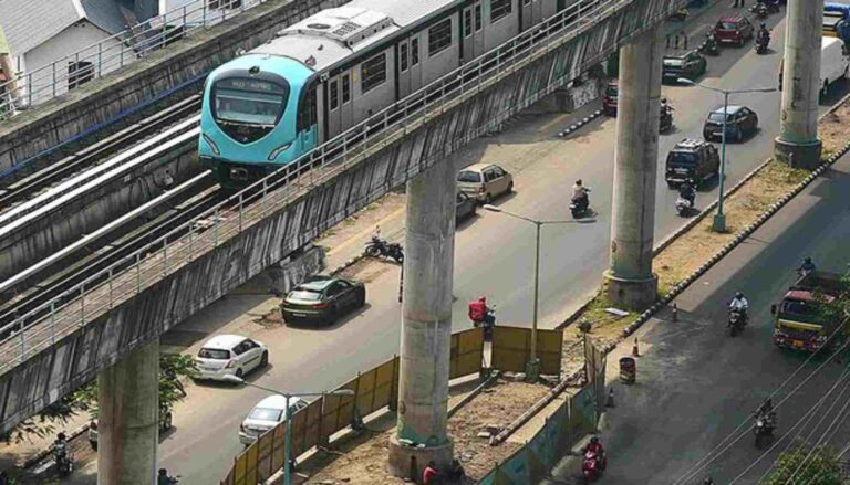 കൊച്ചി മെട്രോ തൂണിലെ ചരിവ്: അന്വേഷണത്തിന് സർക്കാർ ഉത്തരവ്