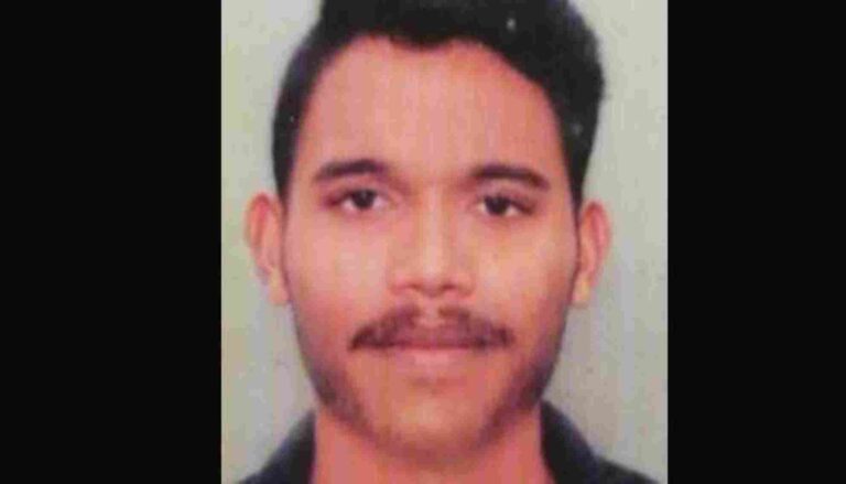 യുവാവ്‌ കാറിനുളളില്‍ മരിച്ച നിലയില്‍
