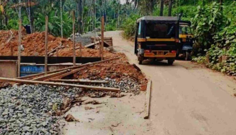 റിസ്ക് ആന്റ് കോസ്റ്റ് പ്രകാരം പി.ഡബ്ല്യു.ഡി കരാറുകാരനെ ഒഴിവാക്കി