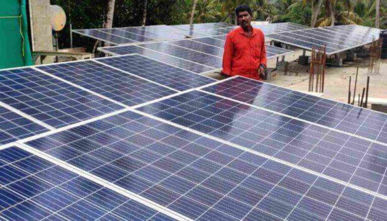 സോളാര്‍ പാലനലുകള്‍ സ്ഥാപിച്ചു