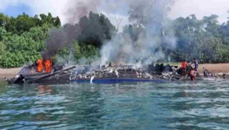 യാത്രാക്കപ്പലിന് തീപിടിച്ച് ഫിലിപ്പീന്‍സില്‍ ഏഴുപേര്‍ മരിച്ചു
