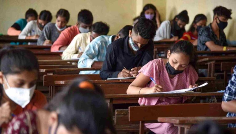 വിദ്യാര്‍ഥിനികളുടെ അടിവസ്ത്രം അഴിപ്പിച്ച സംഭവത്തില്‍ അന്വേഷണം നടത്താന്‍ എന്‍.ടി.എ.