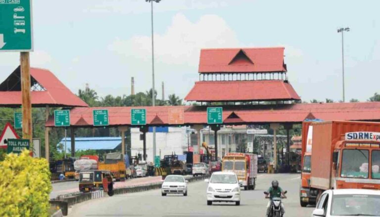പാലിയേക്കര ടോള്‍പ്ലാസ അടച്ചുപൂട്ടണമെന്ന് ആവശ്യം